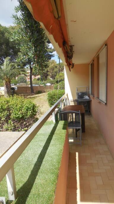 Appartamento Agreable T3, Bormes Les Mimosas Esterno foto